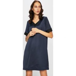 Scotch & Soda - Sukienka. Niebieskie sukienki damskie Scotch & Soda, na co dzień, s, bez wzorów, z poliesteru, casualowe, bez kołnierzyka, bez rękawów, mini, proste. W wyprzedaży za 299,90 zł.