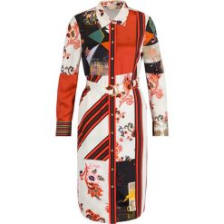 Sukienka koszulowa Tory Burch Patchwork Print Shirt 60131. Sukienki damskie Tory Burch, na co dzień, bez wzorów, z jedwabiu, z koszulowym kołnierzykiem, bez rękawów, proste. W wyprzedaży za 1239,00 zł.