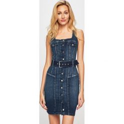 Guess Jeans - Sukienka. Niebieskie sukienki damskie Guess Jeans, na co dzień, s, z nadrukiem, z elastanu, casualowe, z okrągłym kołnierzem, z długim rękawem, długie, midi, proste. W wyprzedaży za 449,90 zł.