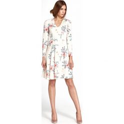 Sukienka rozkloszowana w kwiaty ecru - xl. Sukienki damskie e-margeritka.pl, na co dzień, na wiosnę, s, w kwiaty, z poliesteru, eleganckie, z klasycznym kołnierzykiem, z długim rękawem, długie, midi, rozkloszowane. Za 178,99 zł.