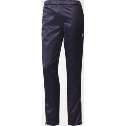 Adidas Spodnie damskie Europa granatowe r. 40 (BP9393). Spodnie dresowe damskie Adidas. Za 242,69 zł.
