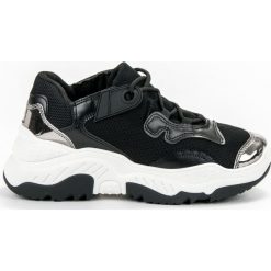 Small Swan Czarne Sneakersy Damskie. Czarne sneakersy damskie SMALL SWAN, z tworzywa sztucznego. W wyprzedaży za 89,00 zł.