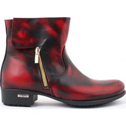 Botki - skóra naturalna - model 475 - kolor czarno-czerwony. Czerwone botki damskie Zapato, ze skóry, bez obcasa, bez zapięcia. W wyprzedaży za 299,25 zł.