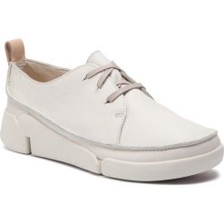 Półbuty CLARKS - Tri Clara 261385694 White. Białe półbuty damskie Clarks, na co dzień, bez wzorów, ze skóry, bez obcasa, na płaskiej podeszwie, bez zapięcia. W wyprzedaży za 239,00 zł.