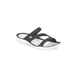 Sandały Crocs SWIFTWATER SANDAL W. Czarne klapki damskie Crocs, bez wzorów, bez obcasa, bez zapięcia. Za 126,70 zł.