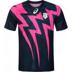 Koszulka w kolorze granatowo-różowym do gry w rugby. Różowe koszulki męskie Asics, m, z nadrukiem, z materiału, z okrągłym kołnierzem, bez rękawów. W wyprzedaży za 129,95 zł.