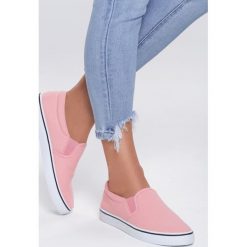 Różowe Slip On Distracted. Różowe trampki i tenisówki damskie Renee. Za 49,99 zł.