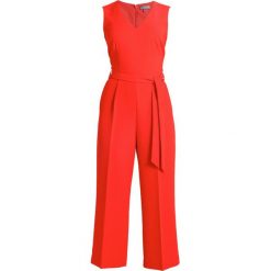 Kombinezony damskie: Vince Camuto Petite SLEEVELESS V NECK BELTED POLYBASE Kombinezon geranium