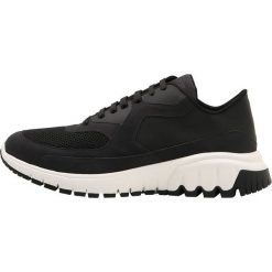 Trampki męskie: Neil Barrett URBAN RUNNER Tenisówki i Trampki black