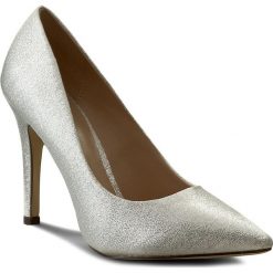 Szpilki MENBUR - 05608 Silver 0009. Szare szpilki ze skóry licowej marki Menbur, bez wzorów, bez obcasa, na obcasie, bez zapięcia. W wyprzedaży za 239,00 zł.
