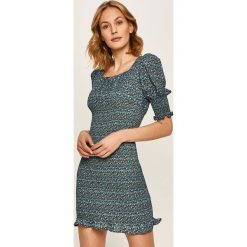 Answear - Sukienka. Niebieskie sukienki damskie ANSWEAR, s, bez wzorów, z bawełny, z dekoltem karo, z krótkim rękawem, krótkie, mini, dopasowane. W wyprzedaży za 99,90 zł.
