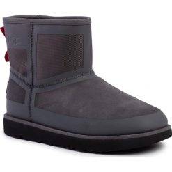 Buty UGG - M Classic Mini Urban Tech Wp 1103877 Chrc. Szare śniegowce męskie Ugg, bez zapięcia. W wyprzedaży za 709,00 zł.