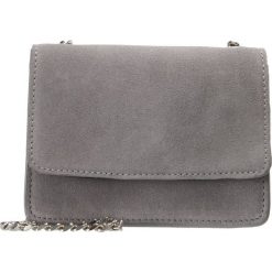 Torebki klasyczne damskie: Pieces PCGRANIA SMALL CROSS BODY Torba na ramię grey