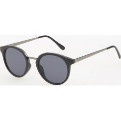Okulary przeciwsłoneczne - Czarny. Czarne okulary przeciwsłoneczne damskie Reserved. Za 49,99 zł.