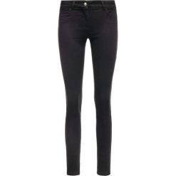 Jeansy Slim Fit Patrizia Pepe CJ2031/A2YM-K10. Czarne jeansy damskie Patrizia Pepe. W wyprzedaży za 659,00 zł.