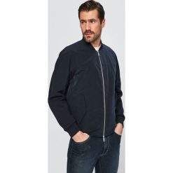 Armani Exchange - Kurtka bomber. Niebieskie płaszcze męskie marki Armani Exchange, s, bez wzorów, z elastanu, krótkie, bez kaptura. Za 889,90 zł.