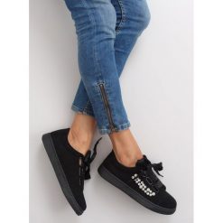 Czarne trampki z perełkami MESSIE. Czarne buty sportowe damskie FunKee.pl, z aplikacjami, z satyny, sportowe. Za 45,49 zł.