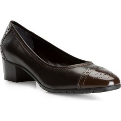 Buty damskie. Pomarańczowe czółenka damskie Wittchen, bez wzorów, ze skóry, na niskim obcasie. W wyprzedaży za 389,90 zł.