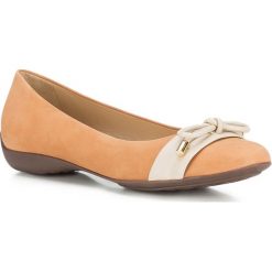 Buty damskie. Czerwone baleriny damskie Wittchen, w paski, ze skóry, bez obcasa, na płaskiej podeszwie. W wyprzedaży za 319,90 zł.