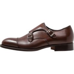J.LINDEBERG DOUBLE MONK WITH TOE CAP Eleganckie buty brown. Brązowe buty wizytowe męskie marki J.LINDEBERG, ze skóry, bez zapięcia. Za 1049,00 zł.