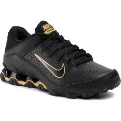 Buty NIKE - Reax 8 Tr 616272 090 Black/Metallic Gold. Czarne buty sportowe męskie Nike, ze skóry ekologicznej, bez zapięcia, na fitness i siłownię. W wyprzedaży za 319,00 zł.