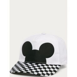 Vans - Czapka X Disney. Białe czapki damskie Vans, z nadrukiem, z poliesteru. W wyprzedaży za 139,90 zł.