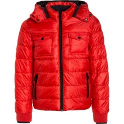 Little Marc Jacobs Kurtka zimowa neon rot. Czerwone kurtki męskie marki Little Marc Jacobs, na zimę, z materiału. W wyprzedaży za 576,75 zł.