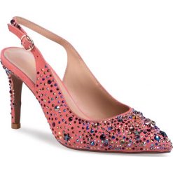 Sandały ALMA EN PENA - V20080 Suede Coral. Różowe klapki damskie Alma en Pena, z aplikacjami, ze skóry, bez obcasa, na obcasie. Za 479,00 zł.