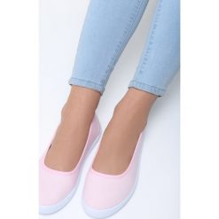 Różowe Balerinki Got Me Rocking. Czerwone baleriny damskie marki Born2be, na płaskiej podeszwie. Za 39,99 zł.