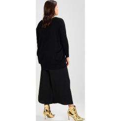 Swetry klasyczne damskie: Zizzi OCARRIE Sweter black