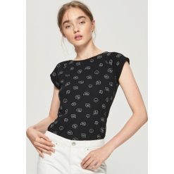 T-shirty damskie: Koszulka z nadrukiem all over - Czarny