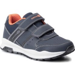 Sneakersy GEOX - J Coridan B.A J925DA 0CEFU C0659 S Navy/Orange. Niebieskie trampki chłopięce Geox, bez wzorów, ze skóry ekologicznej, na rzepy. Za 219,00 zł.