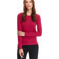 T-SHIRT DŁUGI RĘKAW DAMSKI, GŁADKI BASIC. Fioletowe t-shirty damskie Top Secret, bez wzorów, z bawełny, z okrągłym kołnierzem. W wyprzedaży za 29,99 zł.