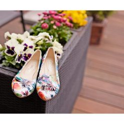 Kolorowe baleriny w szpic - skóra naturalna - model 045 - kolor kwiatek. Szare baleriny damskie Zapato, bez wzorów, z jeansu, klasyczne, bez obcasa, na obcasie. W wyprzedaży za 224,25 zł.