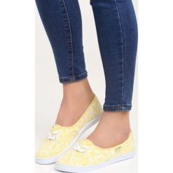 Żółte Tenisówki Teen Girl. Żółte trampki i tenisówki damskie Born2be, w kwiaty, na sznurówki. Za 39,99 zł.