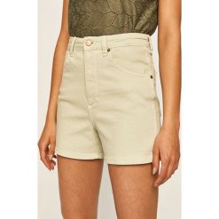 Wrangler - Szorty jeansowe. Zielone szorty damskie Wrangler, s, bez wzorów, z elastanu, casualowe, z podwyższonym stanem. W wyprzedaży za 139,90 zł.