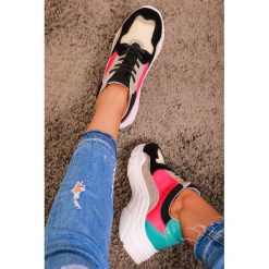 Damskie buty sportowe ZOJA PINK/BLACK. Różowe buty sportowe damskie Damskie buty sportowe ZOJA PINK/BLACK, bez wzorów, sportowe. W wyprzedaży za 49,00 zł.