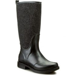 Kalosze UGG - W Reignfall 1014455 W/Blk. Czarne kalosze damskie Ugg, bez wzorów, z tworzywa sztucznego. W wyprzedaży za 439,00 zł.