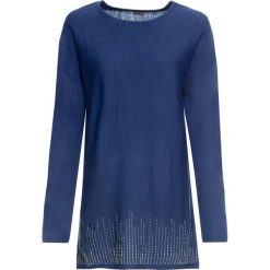 Sweter oversize ze sztrasami bonprix niebieski. Niebieskie swetry damskie bonprix, bez wzorów, bez rękawów, bez kaptura. Za 109,99 zł.
