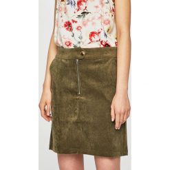 Vero Moda - Spódnica. Żółte spódniczki damskie Vero Moda, na co dzień, s, bez wzorów, z elastanu, casualowe, z podwyższonym stanem, mini, proste. W wyprzedaży za 54,90 zł.