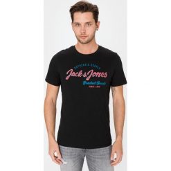 Jack & Jones Koszulka Czarny. Czarne podkoszulki męskie Jack & Jones, s, z nadrukiem, z bawełny, z krótkim rękawem. Za 56,95 zł.
