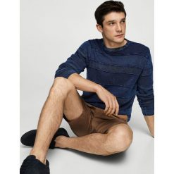 Mango Man - Sweter Indigo. Niebieskie swetry klasyczne męskie Mango Man, l, z bawełny, z okrągłym kołnierzem. Za 139,90 zł.