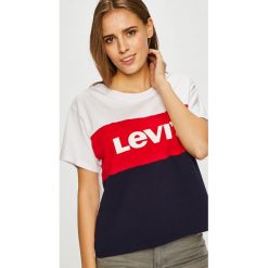Levi's - Top. Czerwone topy damskie marki Levi's®, s, z nadrukiem, z bawełny, z okrągłym kołnierzem. Za 119,90 zł.