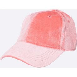 Pieces - Czapka Romina. Różowe czapki damskie marki Pieces, bez wzorów, z bawełny. W wyprzedaży za 29,90 zł.