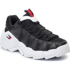 Sneakersy TOMMY JEANS - Wmns Heritage Chunky Sneaker EN0EN00669 Black BDS. Czarne półbuty damskie Tommy Jeans, z jeansu. W wyprzedaży za 379,00 zł.