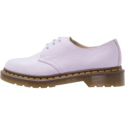 Dr. Martens 1461 3 EYE SHOE VIRGINIA Oksfordki purple heather. Fioletowe jazzówki damskie marki Dr. Martens, eleganckie, na sznurówki. W wyprzedaży za 426,30 zł.