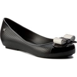 Baleriny ZAXY - Lace Fem 82261 Czarny 01003 Y285038. Czarne baleriny damskie Zaxy, bez wzorów, z tworzywa sztucznego, klasyczne, bez obcasa, na płaskiej podeszwie, bez zapięcia. W wyprzedaży za 119,00 zł.