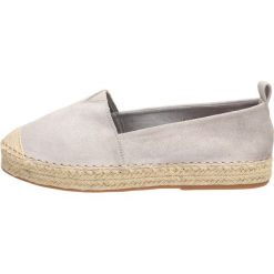 Espadryle, półbuty damskie S.BARSKI 182-15 GR. Szare espadryle damskie S.barski, bez wzorów, na wysokim obcasie, na obcasie. W wyprzedaży za 79,00 zł.