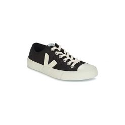 Buty Veja WATA. Czarne trampki męskie marki Veja, bez wzorów, bez zapięcia. Za 349,00 zł.
