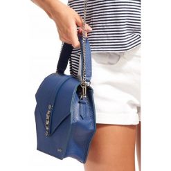 Torebka damska skórzana kuferek Rovicky niebieska - niebieski. Niebieskie kuferki damskie ROVICKY, w paski, z jeansu, eleganckie, bez dodatków. Za 179,99 zł.